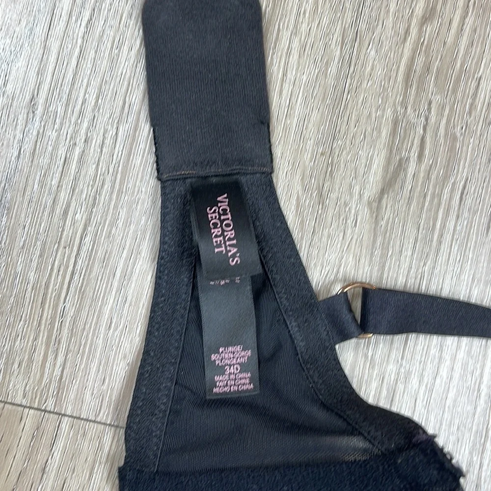 Victoria’s Secret Very Sexy push-up/Pigeonnant Lace Bra Size 34D - Picture 5 of 6